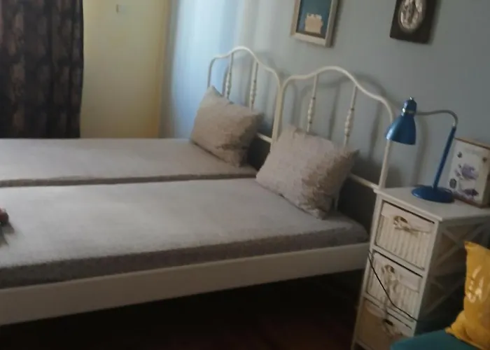 за двама в град Проживание в семье *